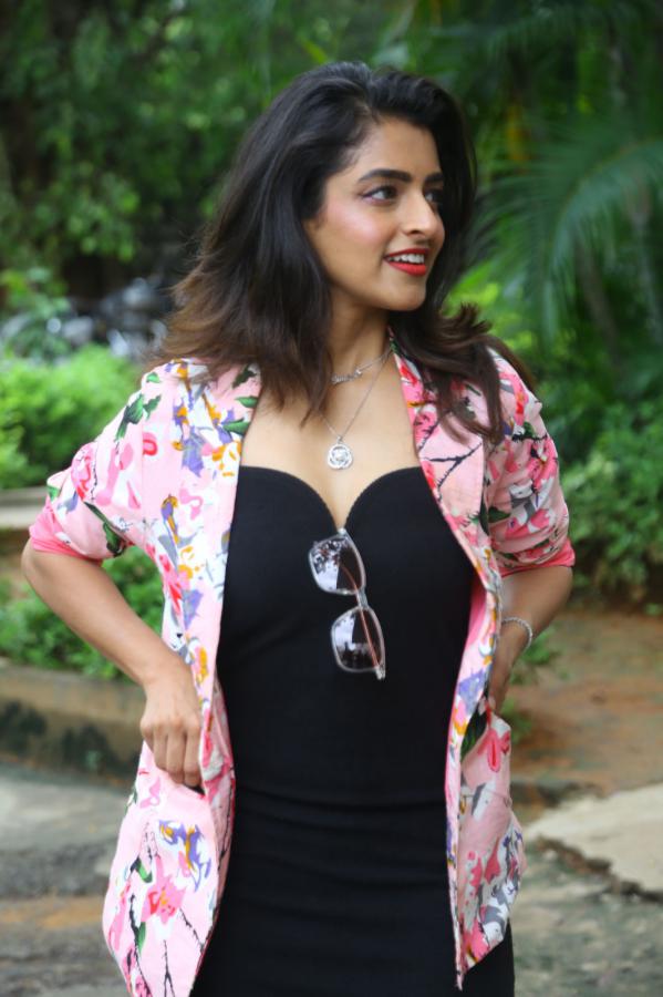prachi-thaker-stills-10.jpg