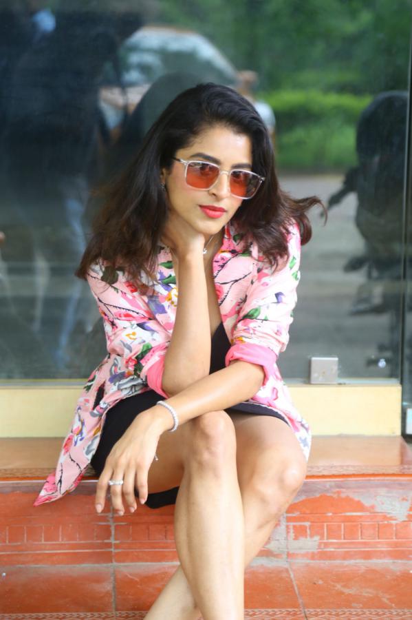 prachi-thaker-stills-17.jpg