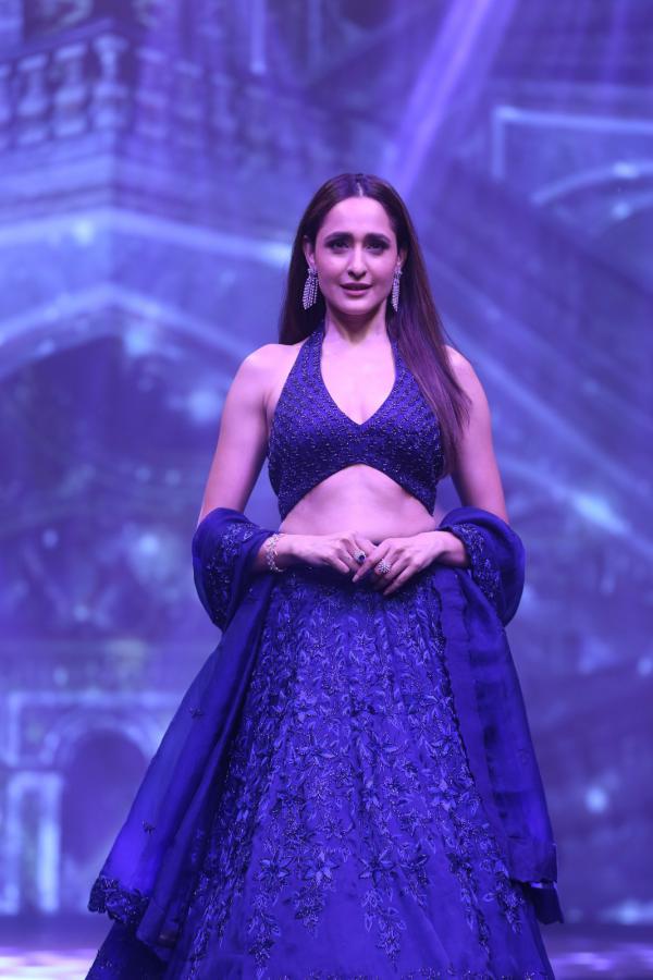 pragya-jaiswal-stills-3-6.jpg
