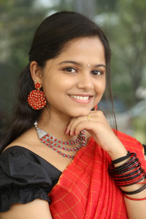 prardhana-sandeep-stills-12.jpg