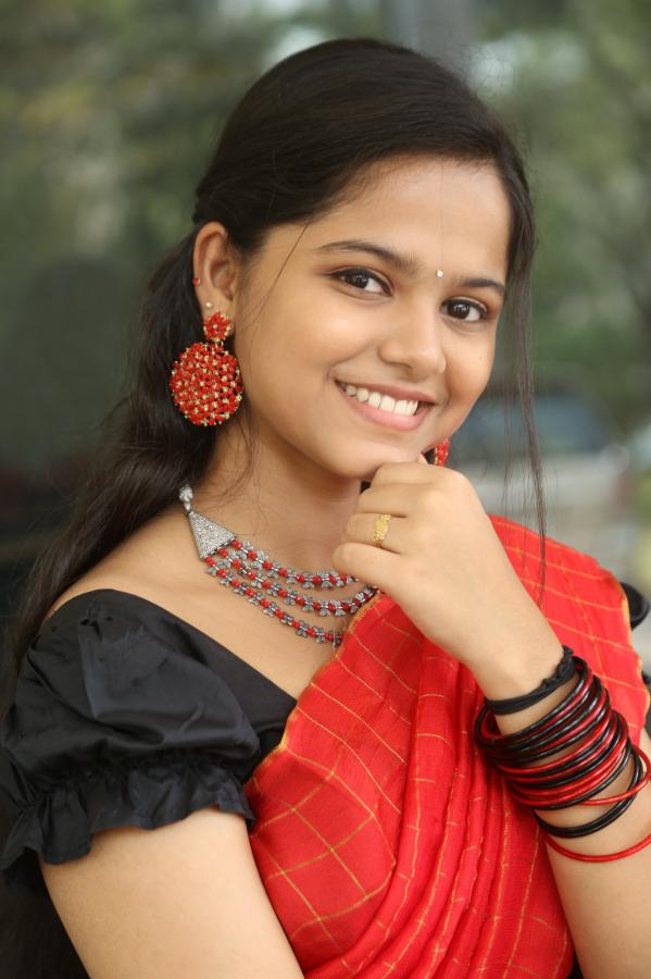 prardhana-sandeep-stills-13.jpg