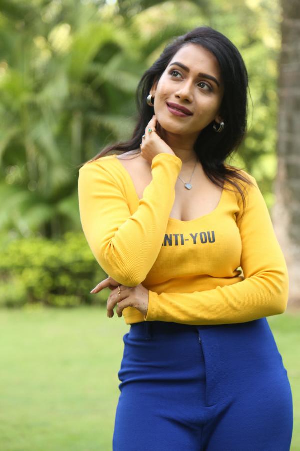 preetei-sundar-stills-13.jpg