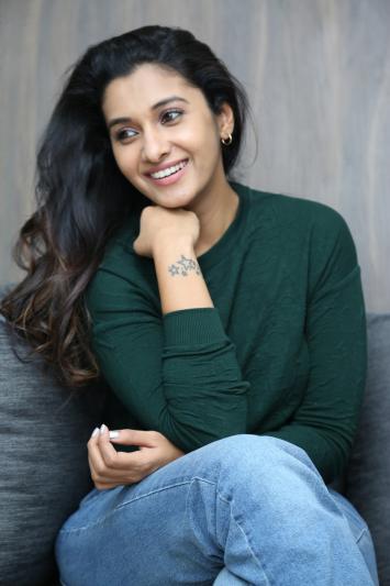 priya-bhavani-shankar-stills-14.jpg