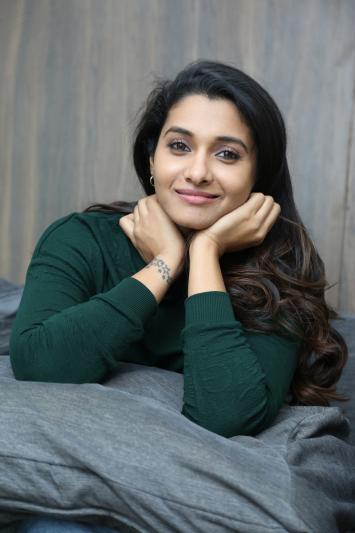 priya-bhavani-shankar-stills-6.jpg