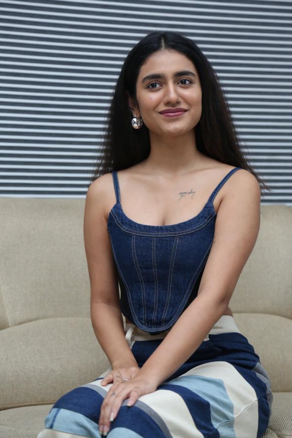 priya-prakash-warrier-stills-2-7.jpg