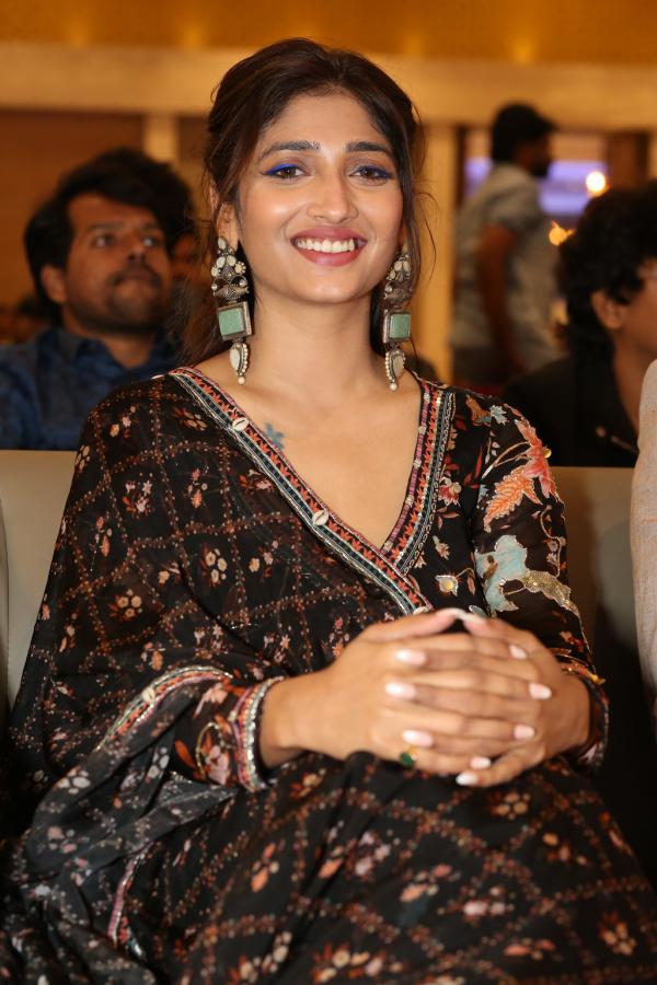 priya-vadlamani-stills-2-3.jpg