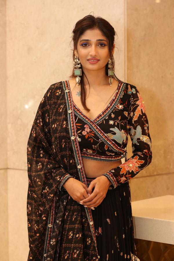 priya-vadlamani-stills-2-4.jpg