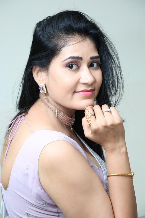 priyadesha-stills-2.jpg