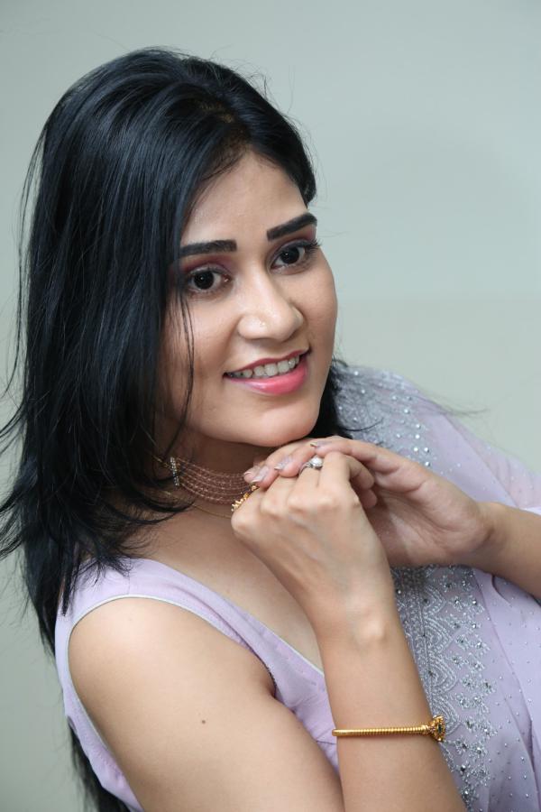 priyadesha-stills-5.jpg