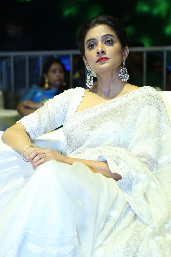 priyamani-stills-4.jpg