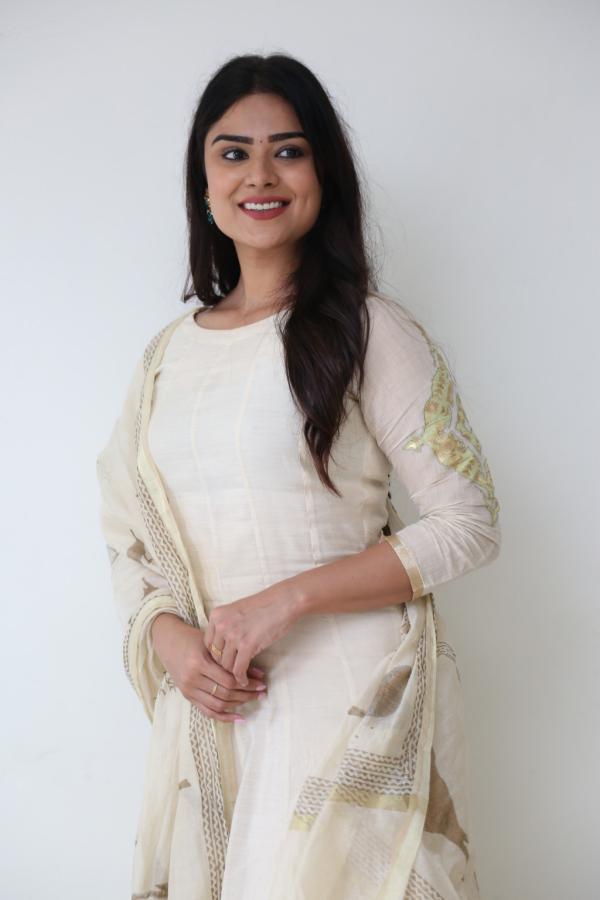 priyanka-sharma-stills-10.jpg