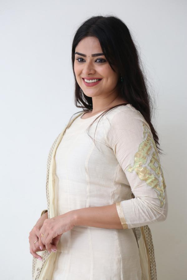 priyanka-sharma-stills-16.jpg