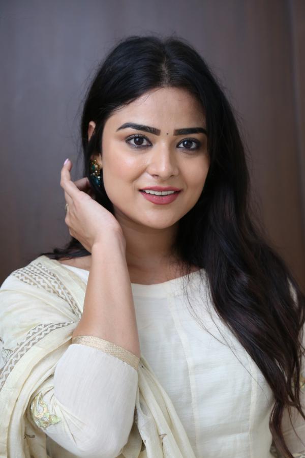 priyanka-sharma-stills-2.jpg