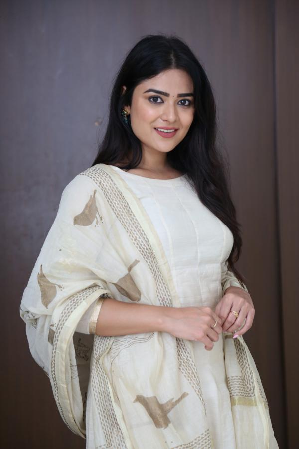 priyanka-sharma-stills-8.jpg