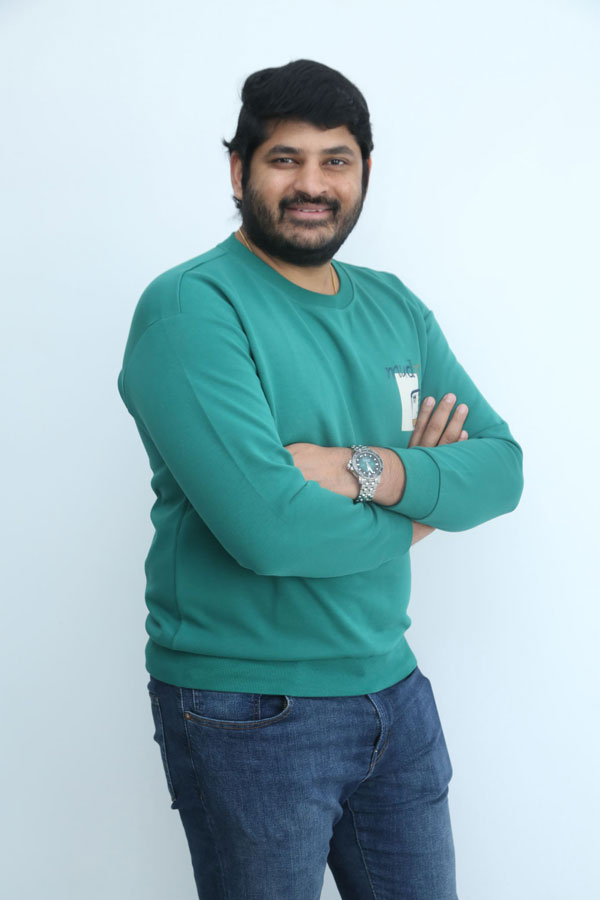 producer-deeraj-mogili-interview-at-ambajipeta-marriage-bandu-9.jpg
