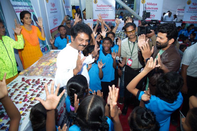 prof-aruna-roy-receives-sankalp-kiron-puraskar-13.jpg