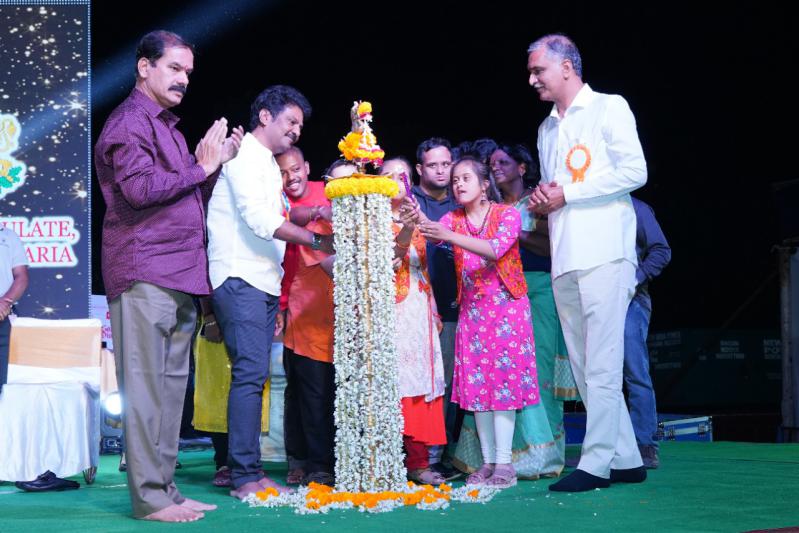prof-aruna-roy-receives-sankalp-kiron-puraskar-6.jpg