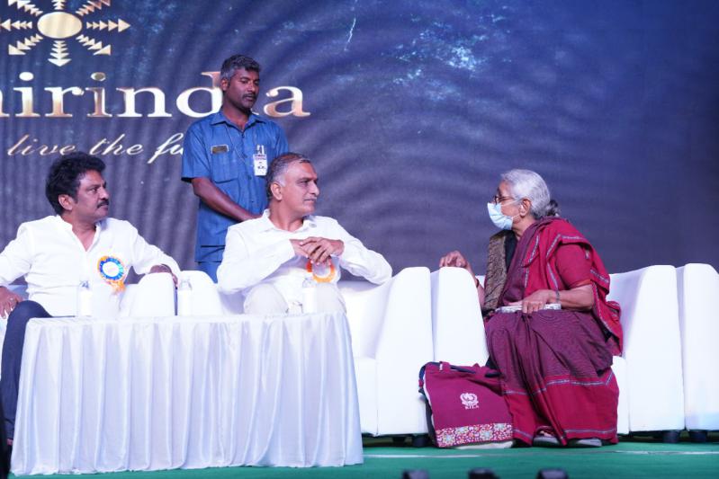 prof-aruna-roy-receives-sankalp-kiron-puraskar-7.jpg