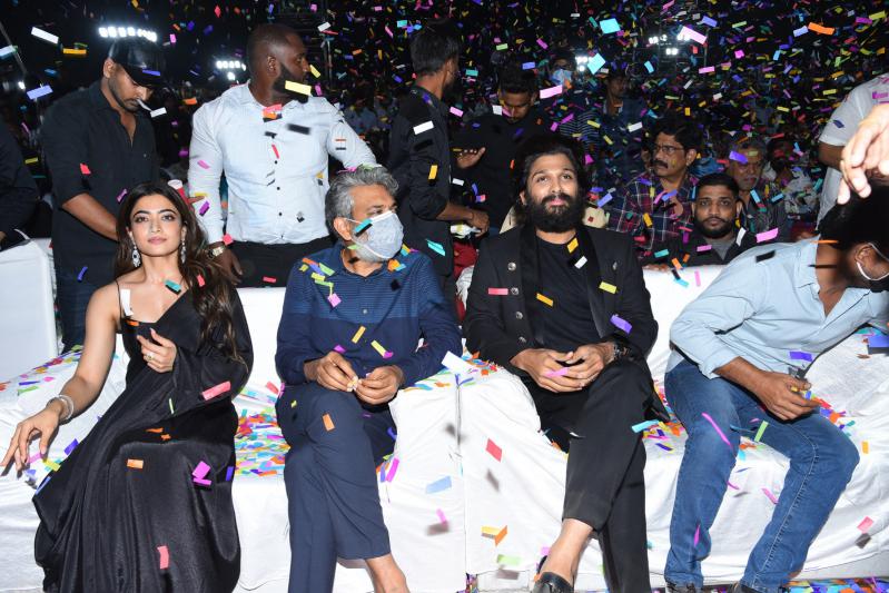 pushpa-pre-release-event-10.jpg