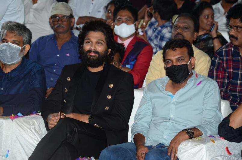 pushpa-pre-release-event-8.jpg