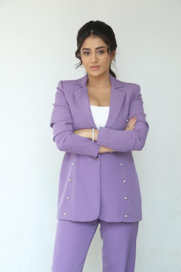 raashi-singh-stills-4-12.jpg