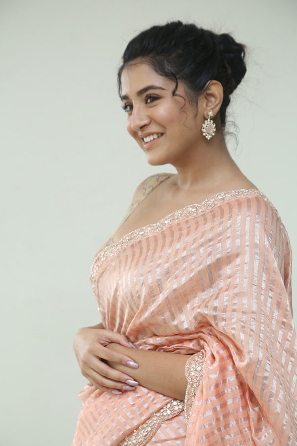 raashi-singh-stills-5.jpg