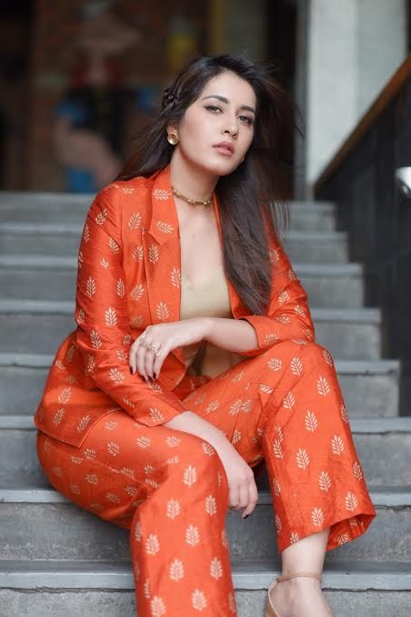 Raashi Khanna Stills