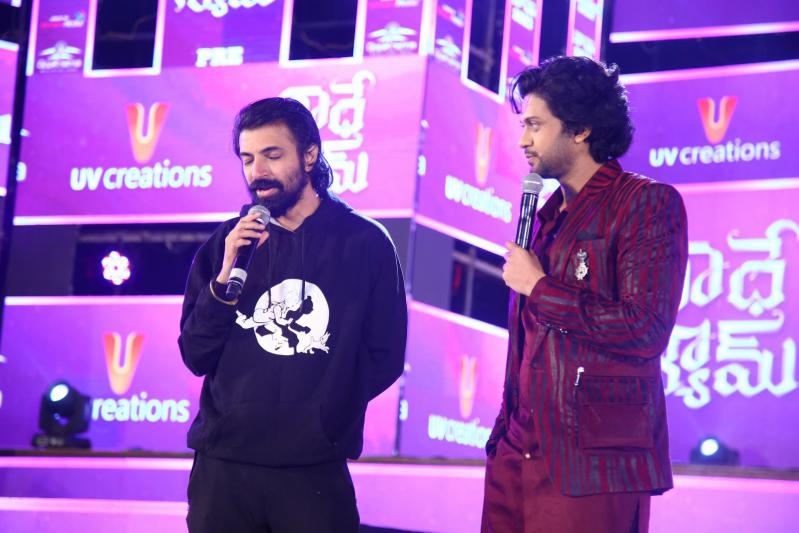 radhe-shyam-pre-release-event-1-3.jpg
