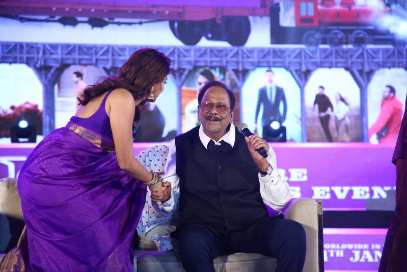 radhe-shyam-pre-release-event-2-13.jpg