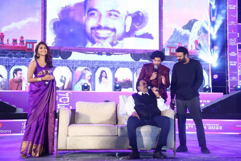 radhe-shyam-pre-release-event-2-18.jpg