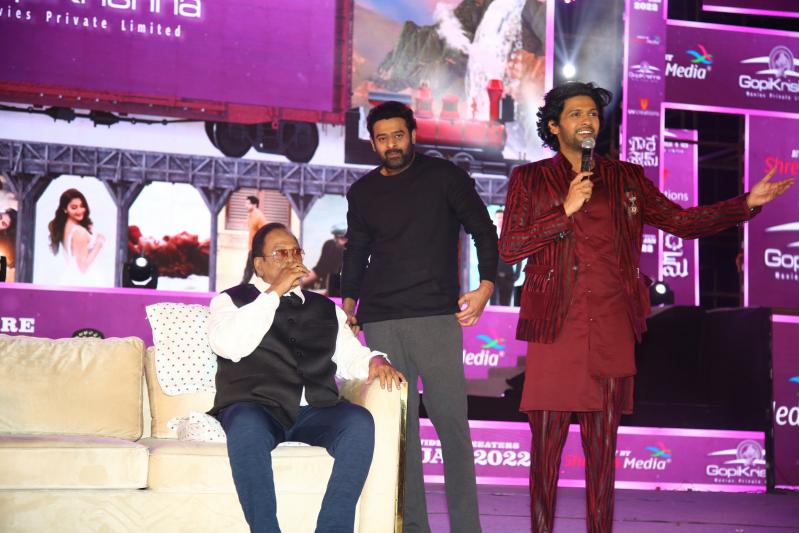radhe-shyam-pre-release-event-2-7.jpg