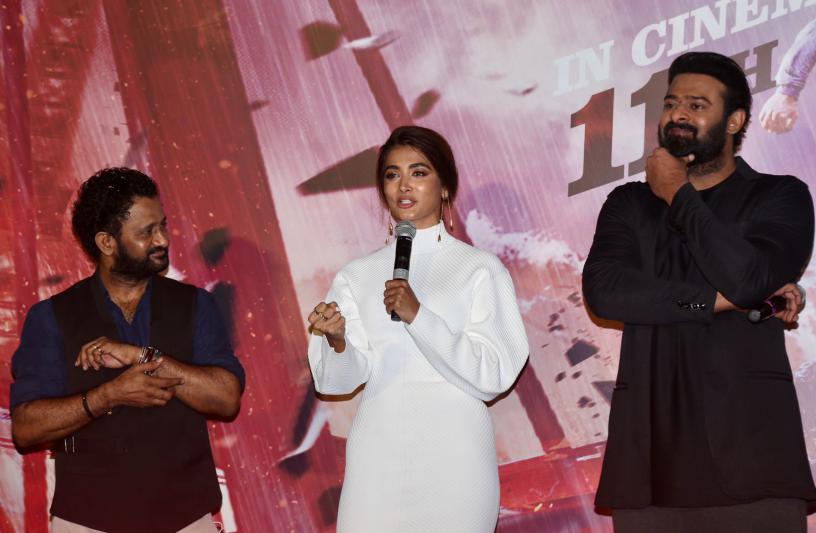 radhe-shyam-trailer-launch-in-mumbai-13.jpg