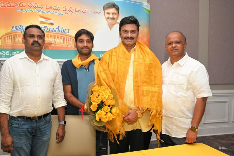 raghu-rama-krishna-raju-meeting-with-nris-in-charlotte-6.jpg