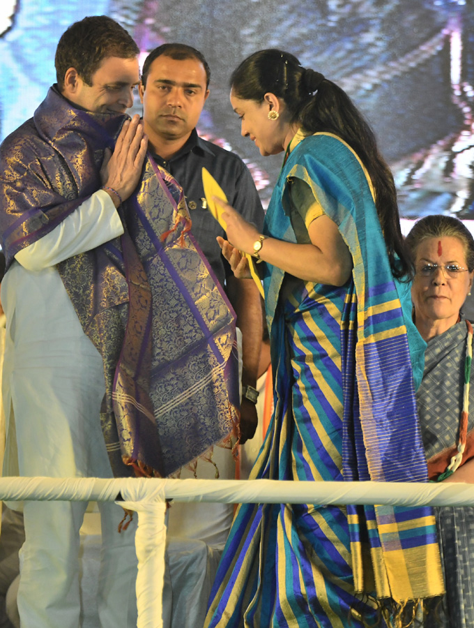 rahulsonia8.jpg