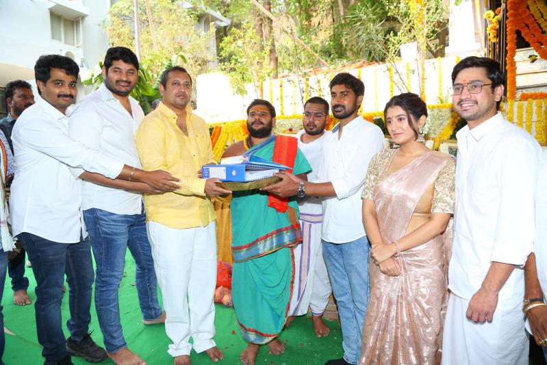 raj-tarun-new-movie-opening-2-8.jpg