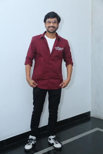 raj-tarun-stills-8.jpg
