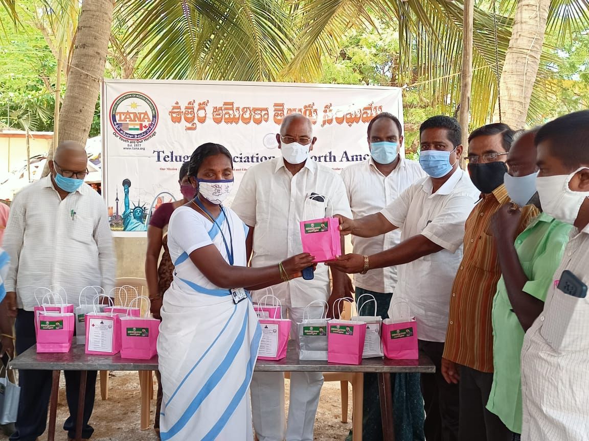 raja-kasukurti-donates-medical-kits-10.jpg