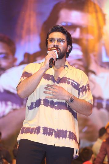ram-charan-stills-3-10.jpg