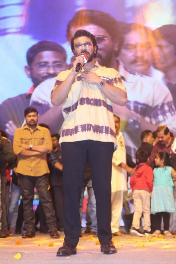 ram-charan-stills-3-11.jpg