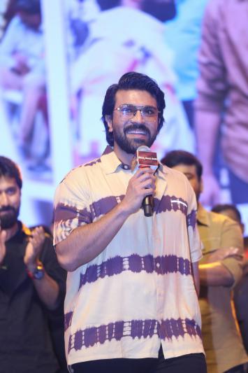 ram-charan-stills-3-8.jpg
