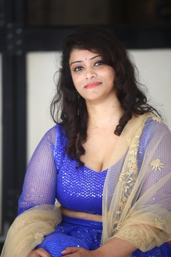 ramya-nani-stills-6.jpg