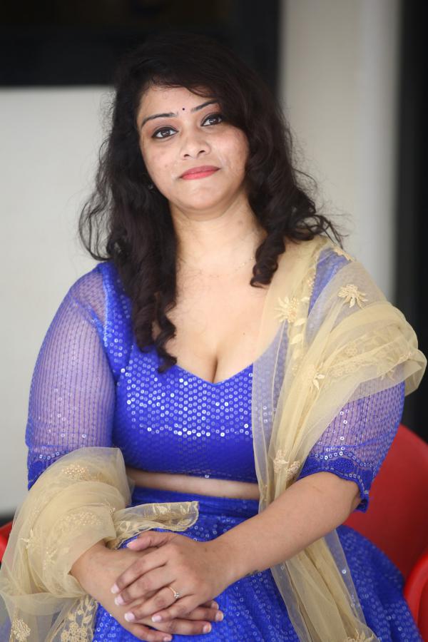ramya-nani-stills-7.jpg