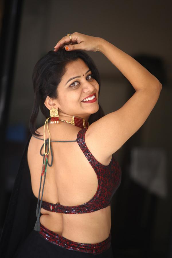 ramya-raj-stills-11.jpg