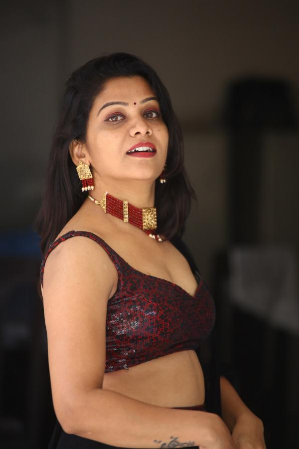 ramya-raj-stills-16.jpg