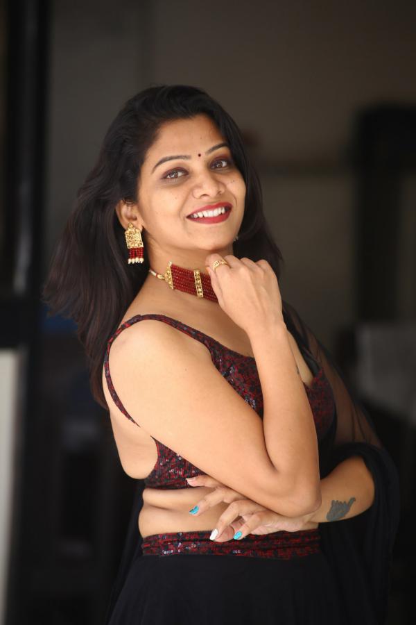 ramya-raj-stills-17.jpg