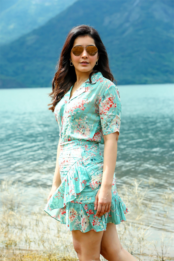 Rashi Khanna Stills