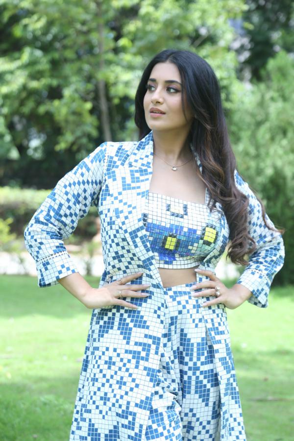 rashi-singh-stills-14.jpg