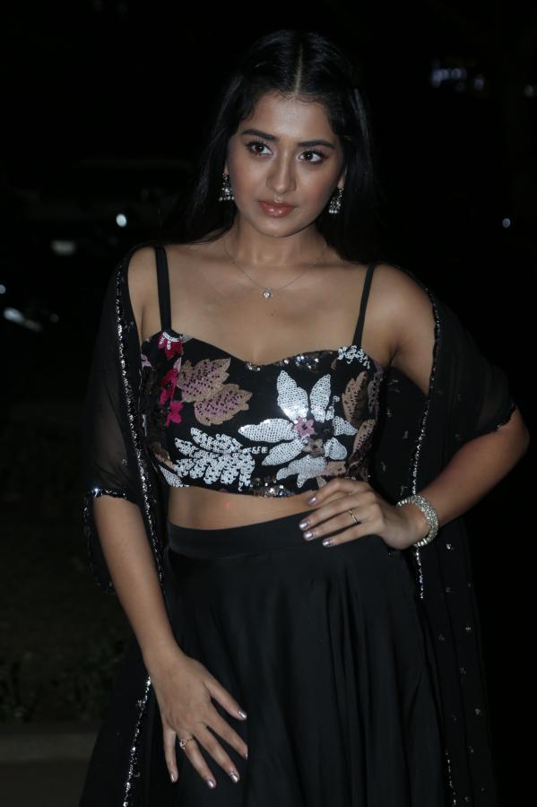 rashi-singh-stills-2-14.jpg