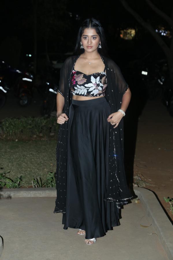 rashi-singh-stills-2-3.jpg