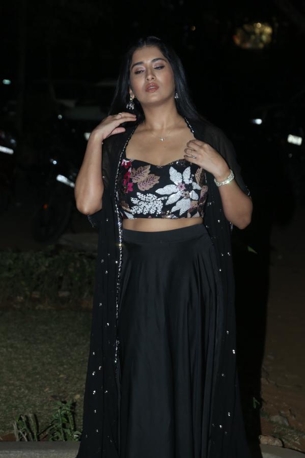 rashi-singh-stills-2-4.jpg